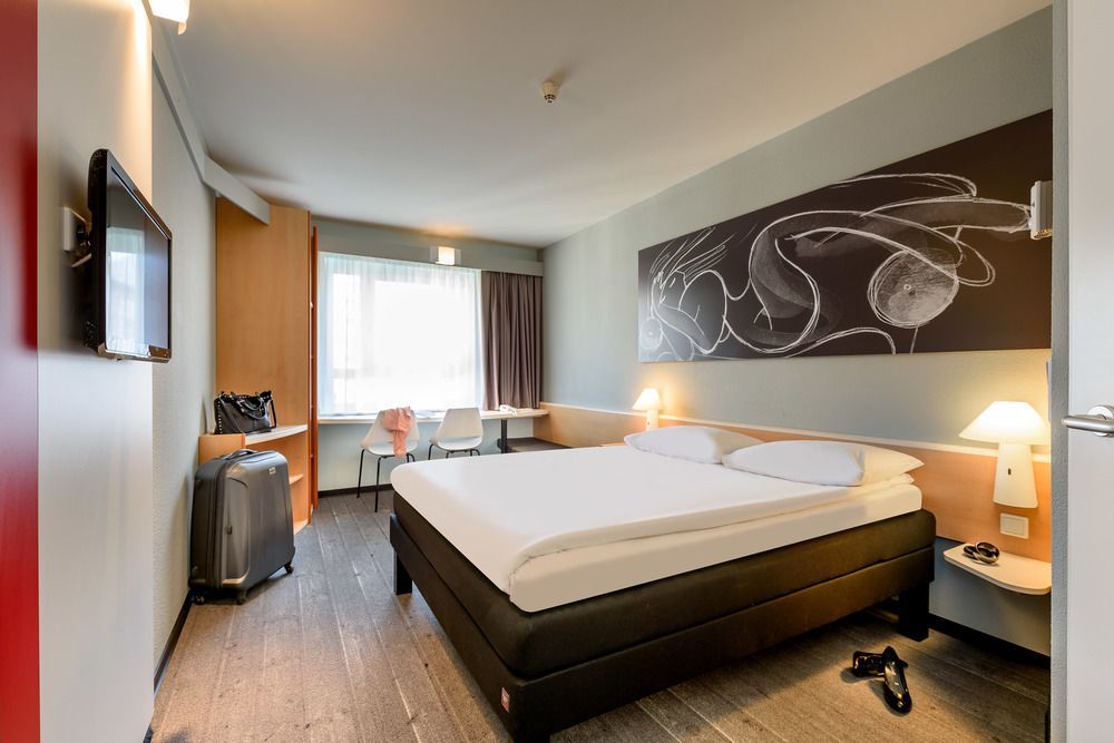 Ibis 3*